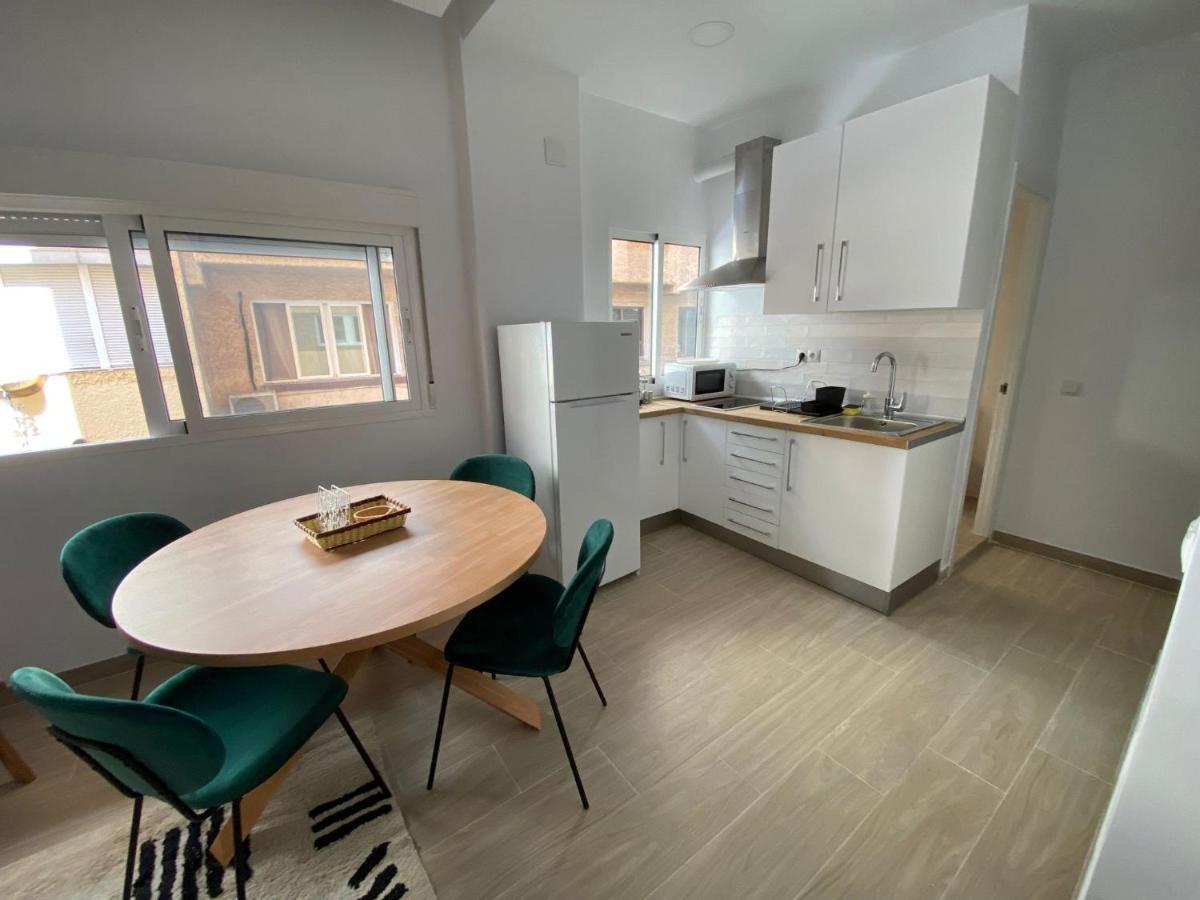 City Center And Beach Renovated Apartment フエンヒロラ エクステリア 写真