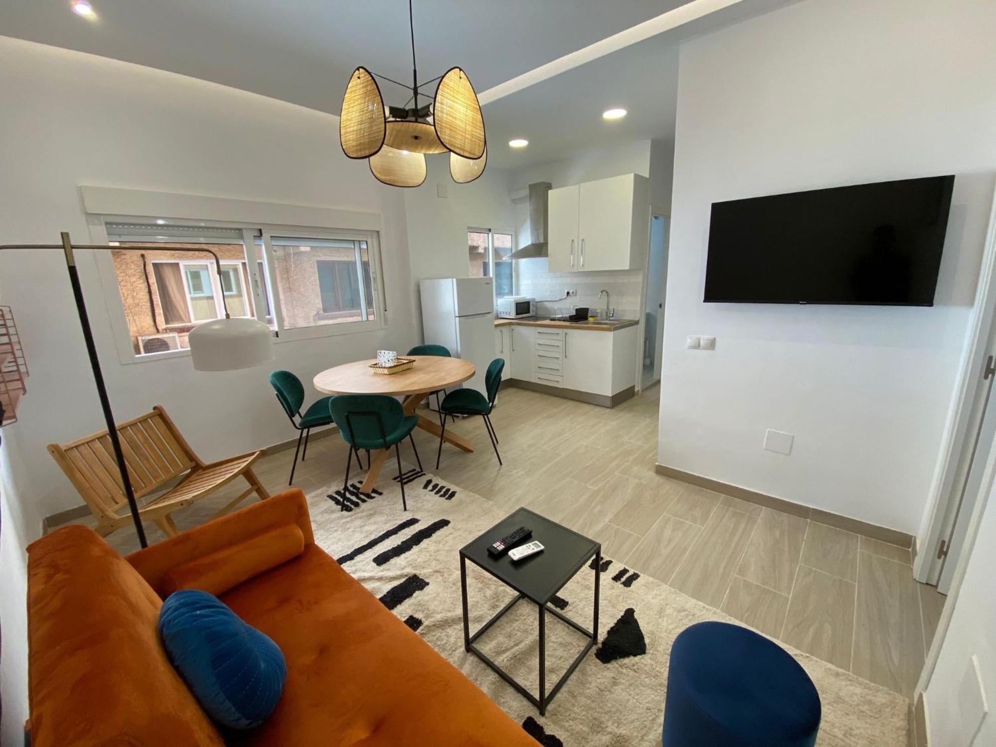 City Center And Beach Renovated Apartment フエンヒロラ エクステリア 写真